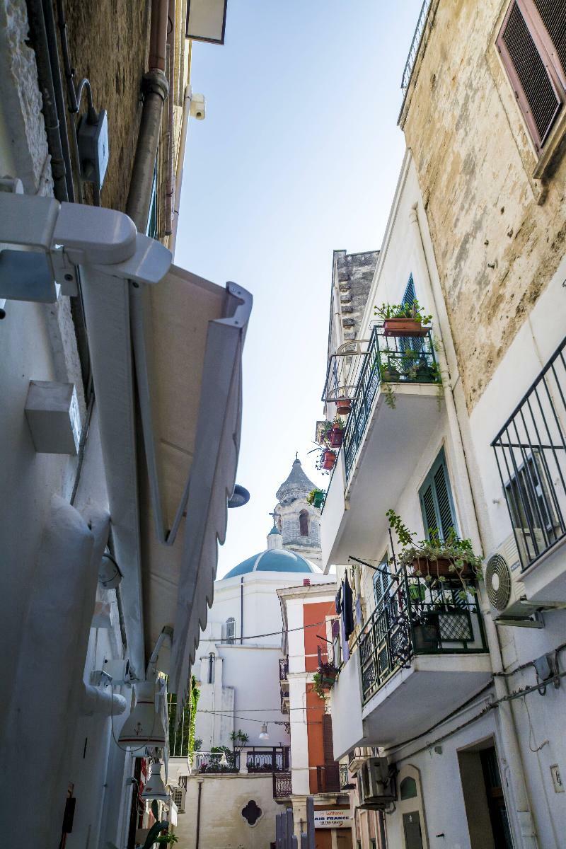 Vico De Amicis 30 Hotel Monopoli Exterior photo